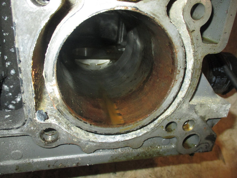 Suzuki DF140 140hp 4 stroke outboard crankcase block