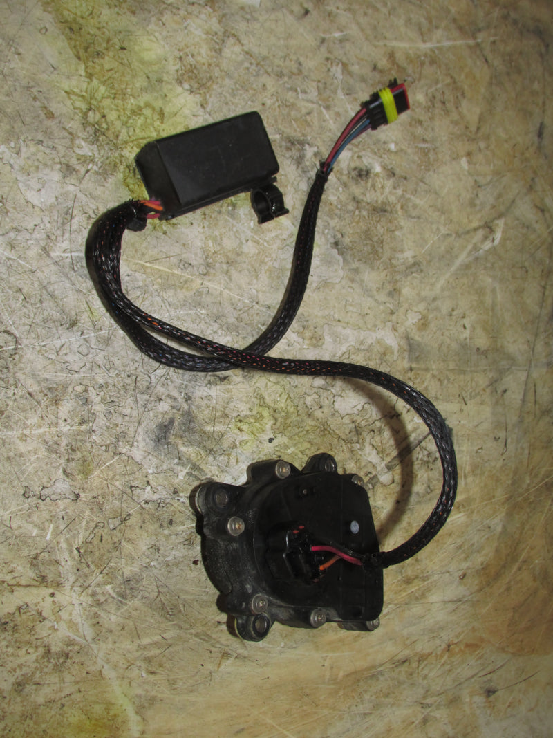 Evinrude Etec 115hp 2 Stroke Outboard Exhaust Actuator / Relay (5007881/586904)
