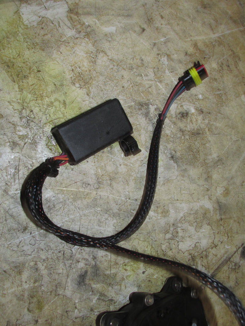 Evinrude Etec 115hp 2 Stroke Outboard Exhaust Actuator / Relay (5007881/586904)