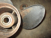 Load image into Gallery viewer, Johnson VRO 150hp 2 stroke outboard stainless propeller 389924 (14.5x19)
