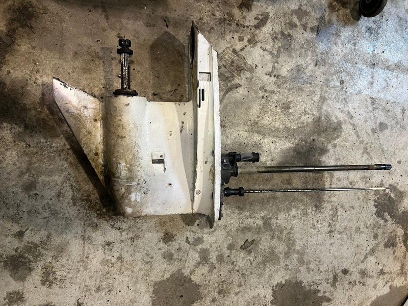 Evinrude 150hp 60 degree 2 stroke outboard 25 inch standard rotation lower unit