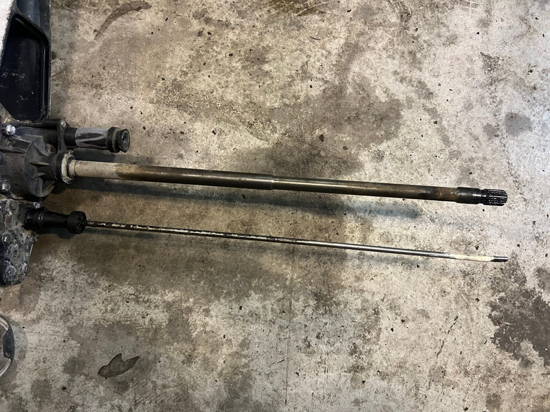 Evinrude 150hp 60 degree 2 stroke outboard 25 inch standard rotation lower unit