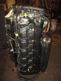 Load image into Gallery viewer, Mercury 250hp Pro Verado 4 stroke Outboard Dressed Crankcase Powerhead
