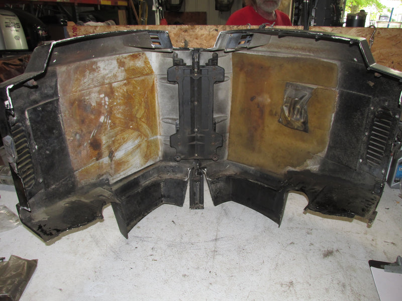 Mercury Black max XR2 150hp 2 Stroke Outboard Top cowling