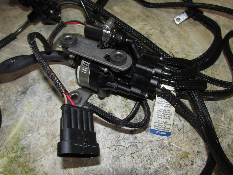 Evinrude Etec 115hp 2 Stroke Outboard Oil Pump and Distribution Lines (5007848)