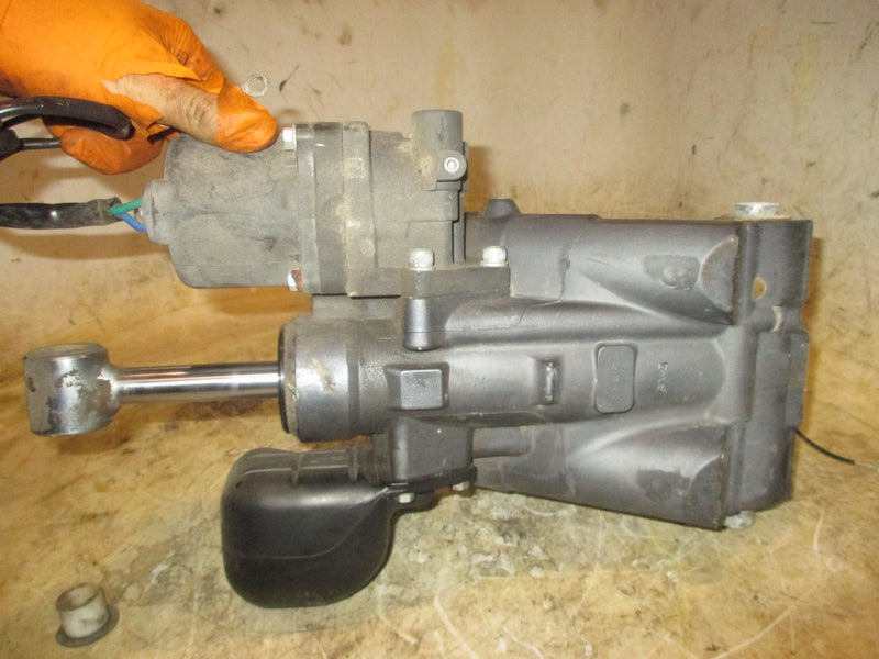 Suzuki DF140 140hp 4 stroke outboard tilt trim unit