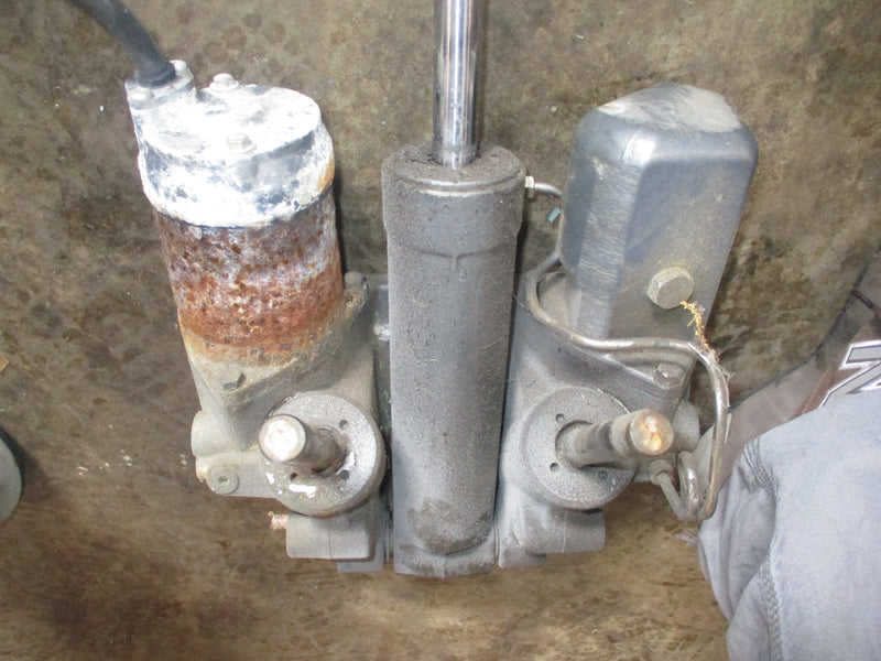 Yamaha 115hp 2 stroke outboard tilt trim unit