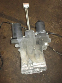 Load image into Gallery viewer, Yamaha 150hp 4 stroke outboard tilt trim unit 63P-43800
