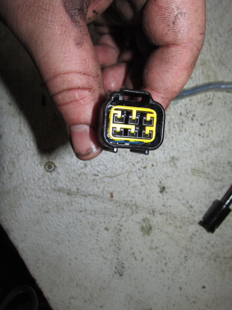 Yamaha HPDI 150hp 2 Stroke Outboard Oil Level Sensor (67H-85730-01-00)