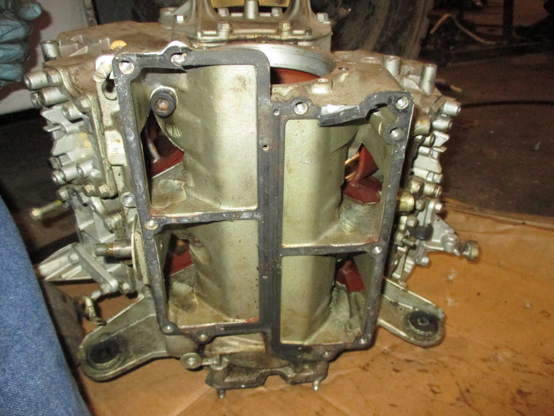 Evinrude 85hp 2 stroke outboard crankcase block