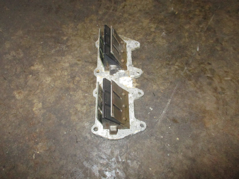 Mariner 40hp 2 stroke outboard intake manifold and reeds