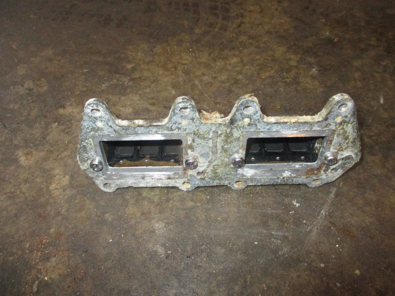 Mariner 40hp 2 stroke outboard intake manifold and reeds