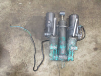 Load image into Gallery viewer, Yamaha 250hp 4 stroke outboard tilt trim unit 69J-43800-01-4D
