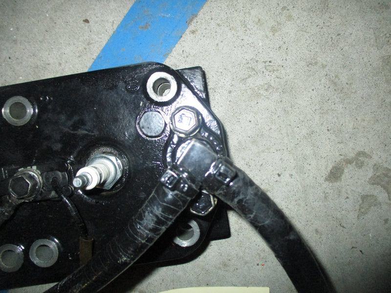 Mercury XR6 150hp 2 stroke outboard Port cylinder head (858281-C)