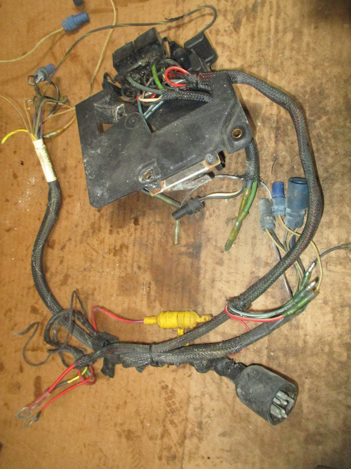 Johnson 225hp Ocean Pro outboard engine wiring harness (4134645)