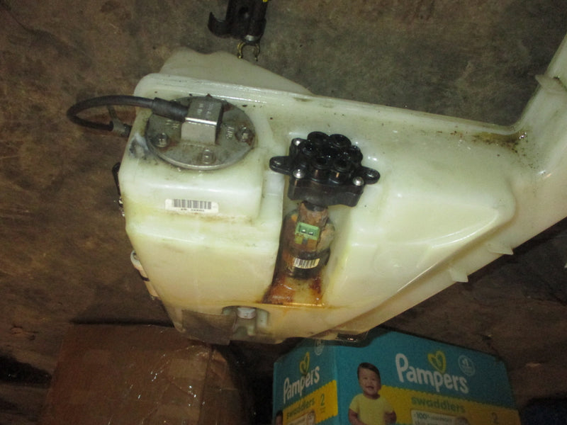 Evinrude ETech 250hp G2 H0 2 stroke Outboard Oil Tank and Pump (356084)
