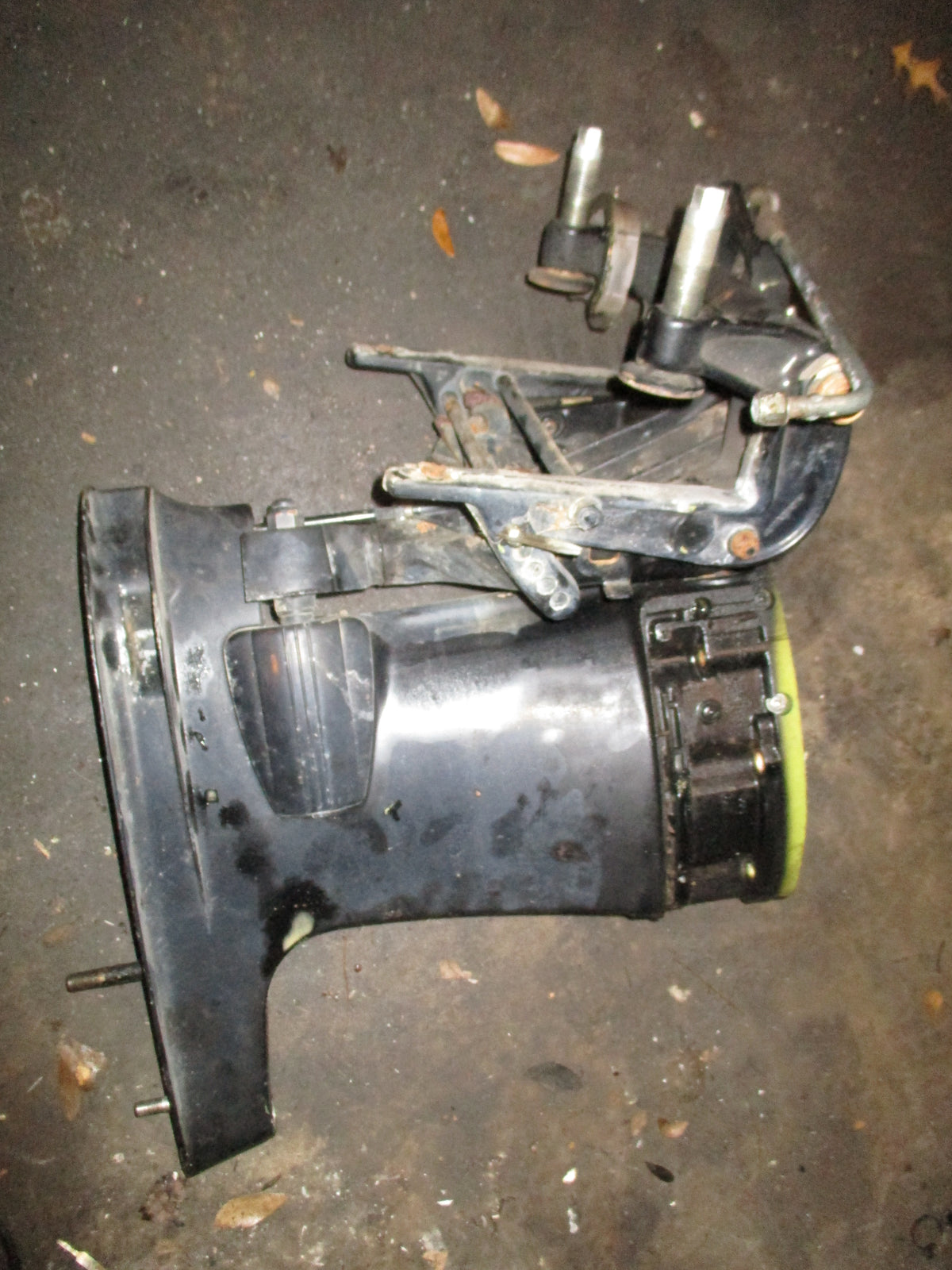 Mercury 40hp 2 stroke outboard mid section