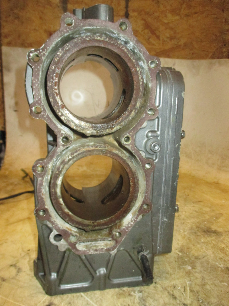 Suzuki DT90 90hp 2 stroke outboard Starboard Cylinder