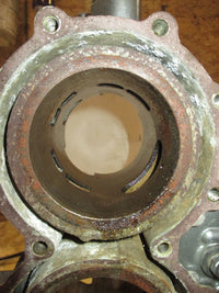 Load image into Gallery viewer, Suzuki DT90 90hp 2 stroke outboard Starboard Cylinder
