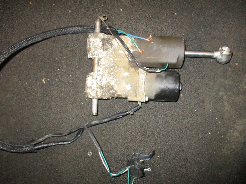 Evinrude ETEC 25hp outboard tilt trim unit
