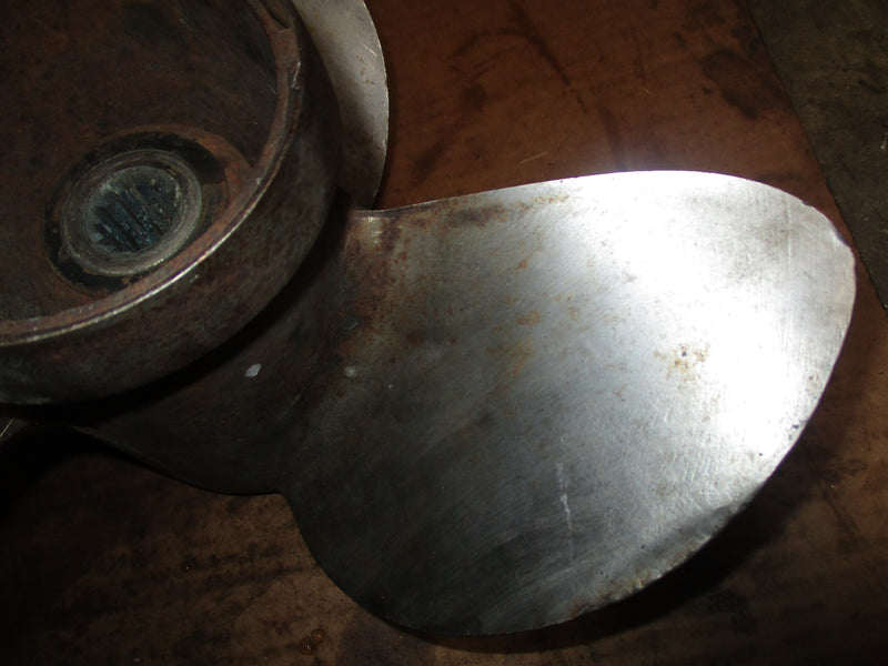 Evinrude 70hp outboard stainless prop 13 3/4 x 15