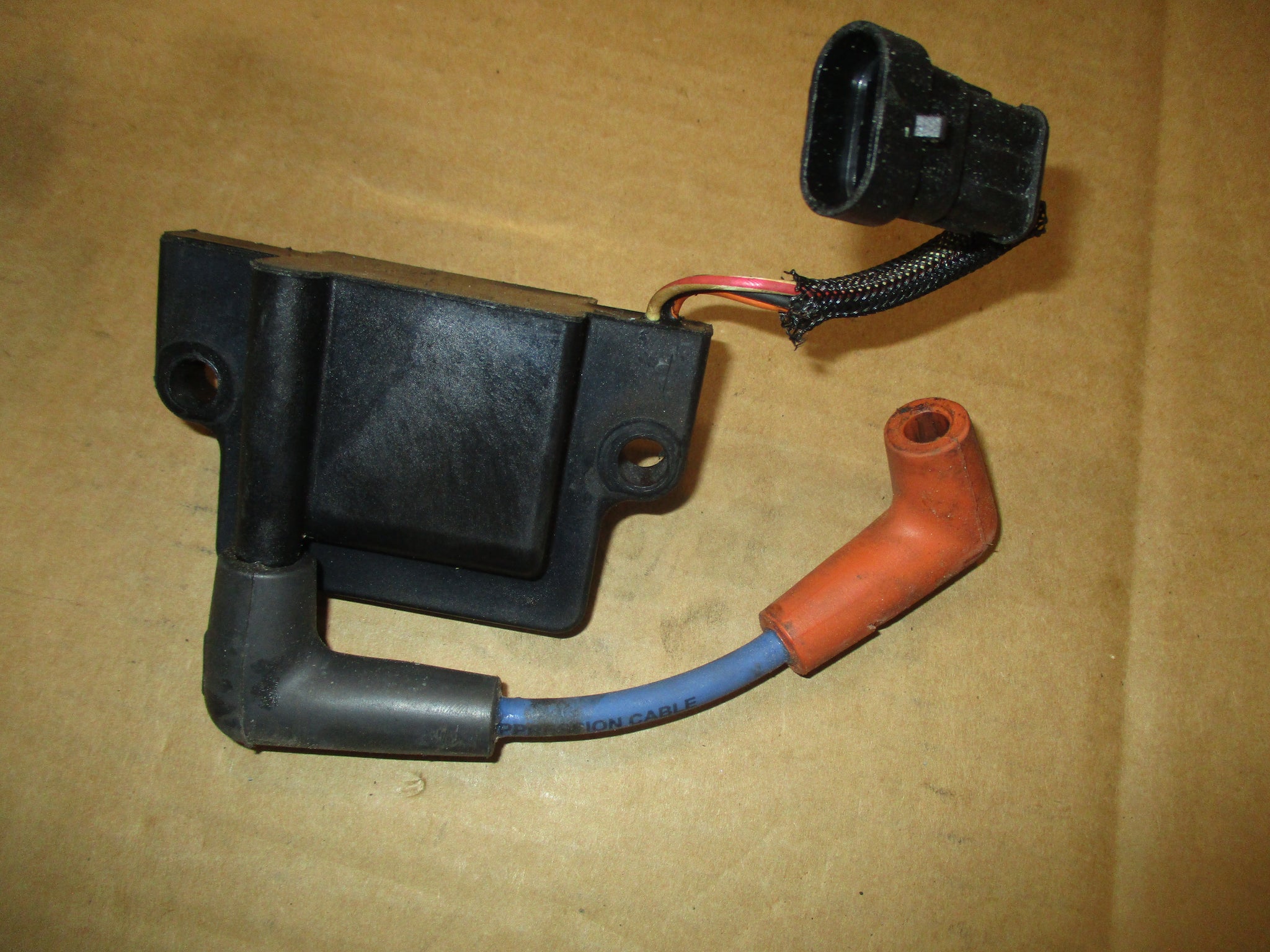 thumbnail image 2 of Used Evinrude E-TEC Ignition Coil – 0587275 / 0586980 – Fits 40-200hp 2-Stroke Models (2008 And Up) – Good Condition 2 of 5