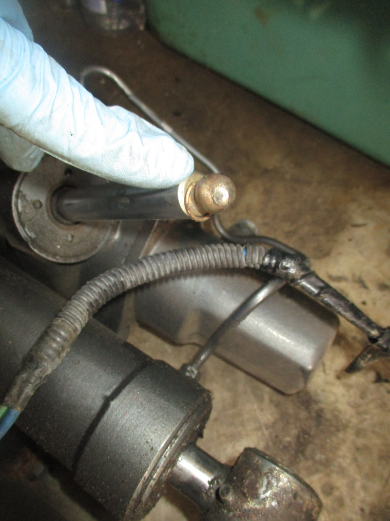 Suzuki DT150 outboard tilt trim unit