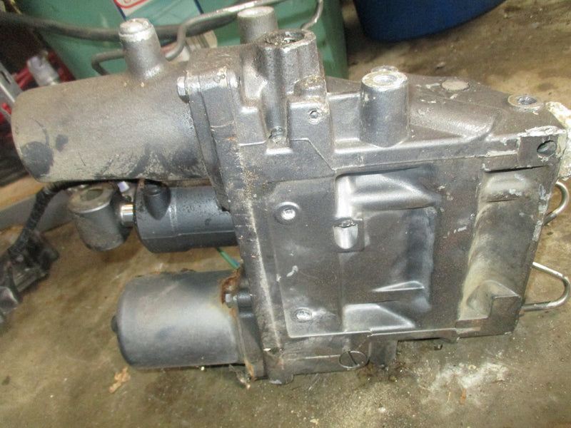 Suzuki DT150 outboard tilt trim unit