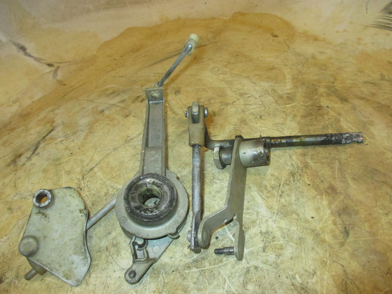 Evinrude 70hp 2 stroke Triumph outboard throttle bracket / shift bracket 319318