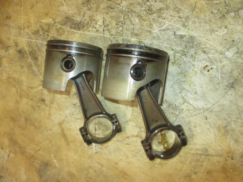 Johnson 70hp 2 Stroke outboard Piston and Rod 435547