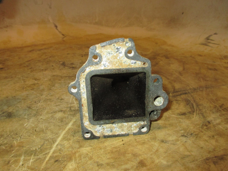 Yamaha mariner 15hp 2 stroke outboard exhaust manifold (682-41131-01)
