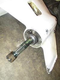 Load image into Gallery viewer, Evinrude ETEC 25hp outboard 20&quot; shaft lower unit
