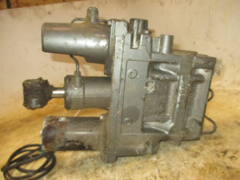 Suzuki DT150 150hp 2 stroke outboard Tilt Trim Unit