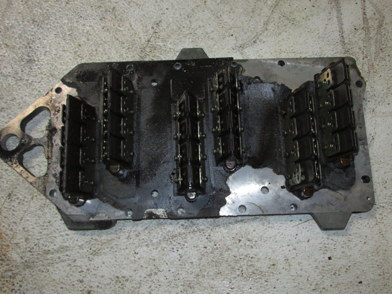 Mercury Optimax 150hp 2 Stroke Outboard Intake Manifold and Reeds (855952T2)