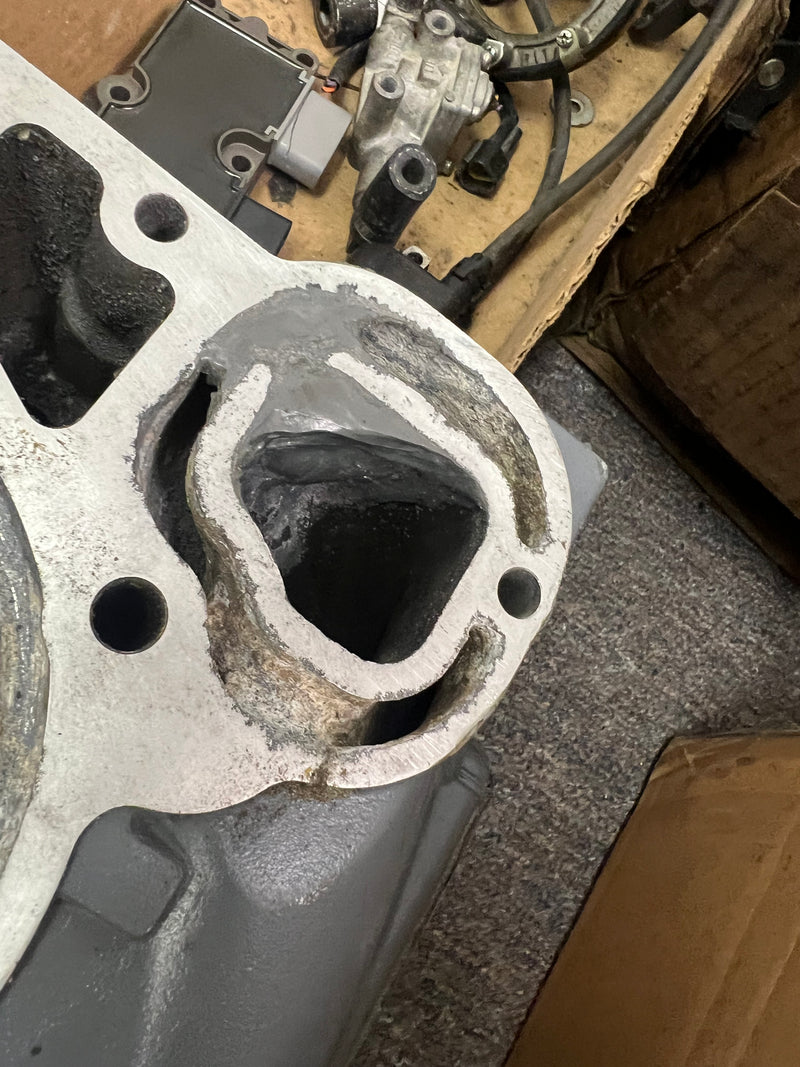 Yamaha 3.3L 225hp 4 stroke outboard port cylinder head (69J-01)