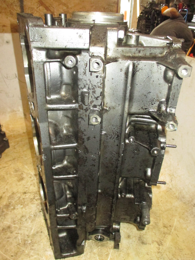 Suzuki DT150 150hp 2 stroke outboard crankcase block