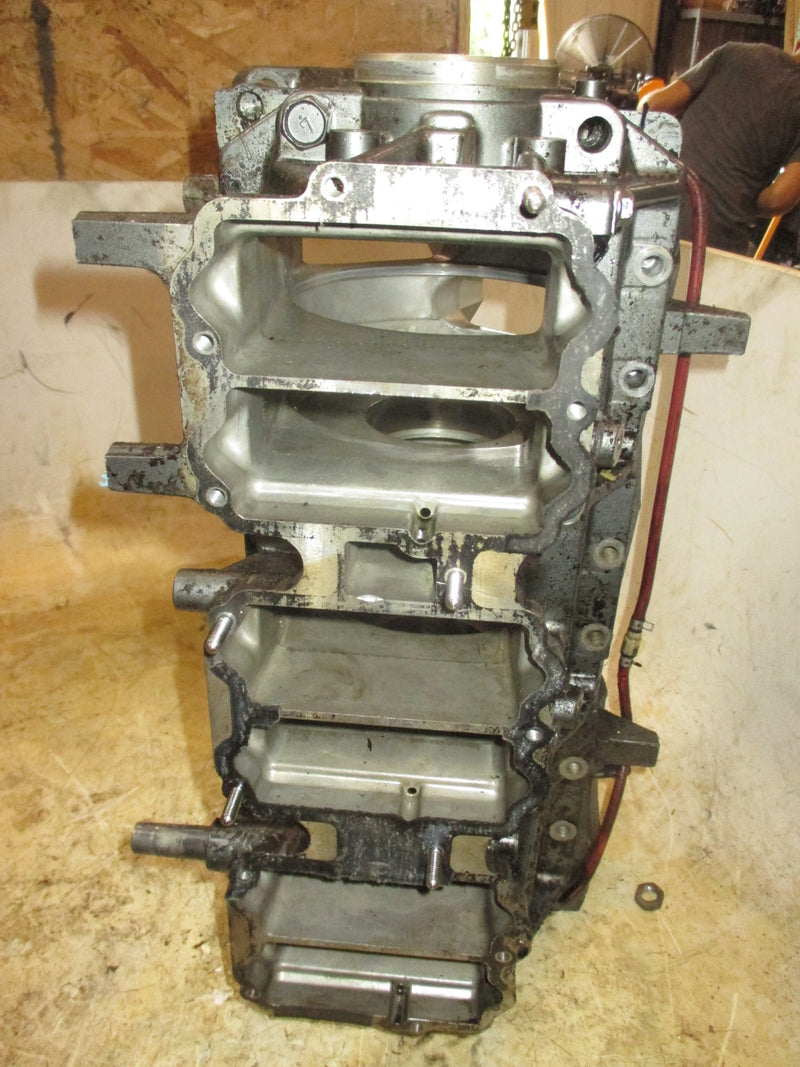 Suzuki DT150 150hp 2 stroke outboard crankcase block