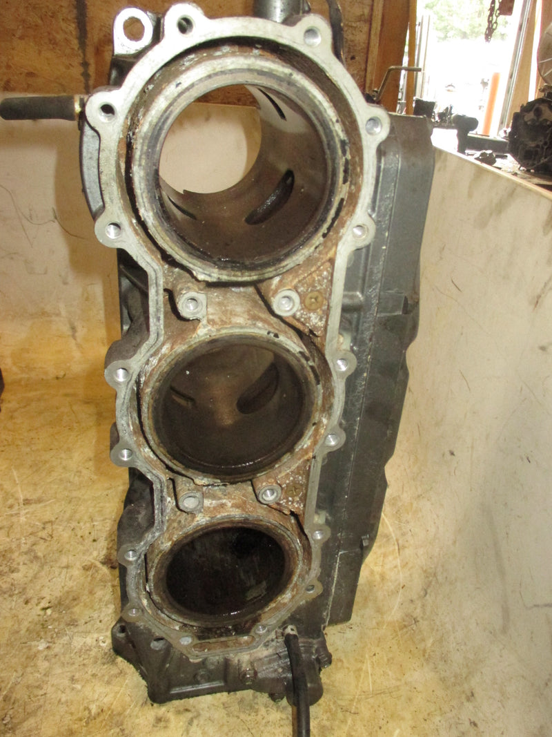 Suzuki DT150 150hp 2 stroke outboard starboard cylinder block