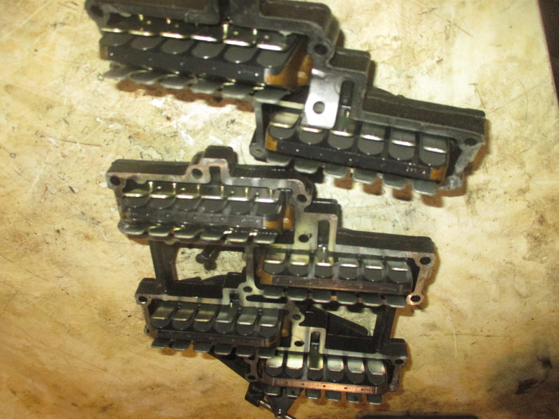 Evinrude Ficht 200hp 2 stroke Outboard Intake Manifold and Reeds (347256/346157)