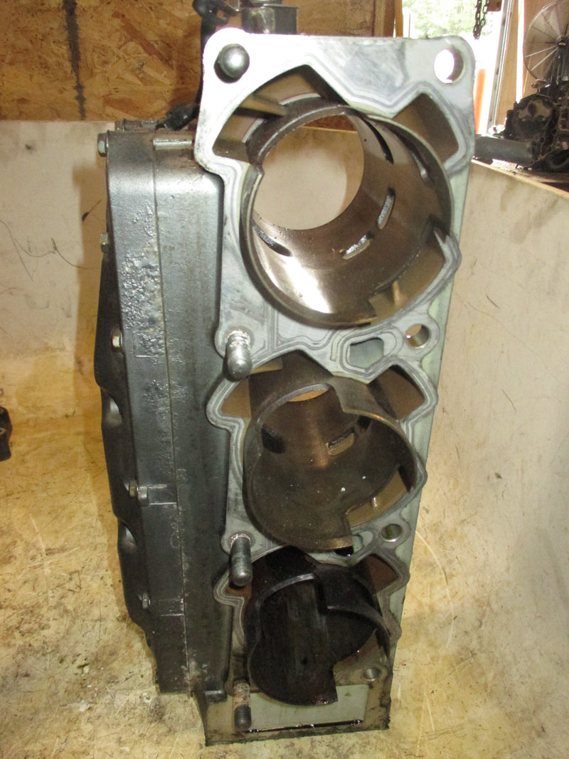 Suzuki DT150 150hp 2 stroke outboard starboard cylinder block