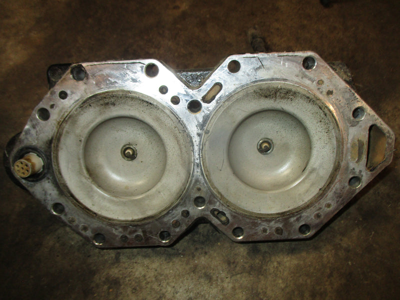Johnson 115hp 2 stroke outboard cylinder head (335810)