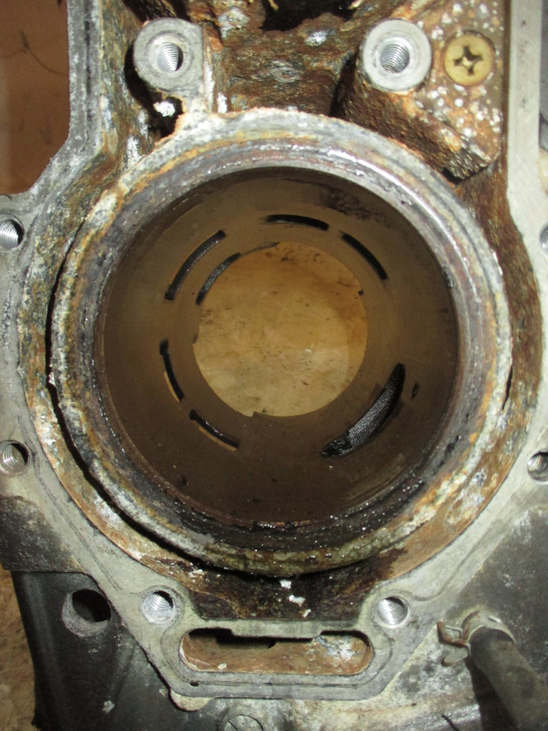 Suzuki DT150 150hp 2 stroke outboard starboard cylinder block