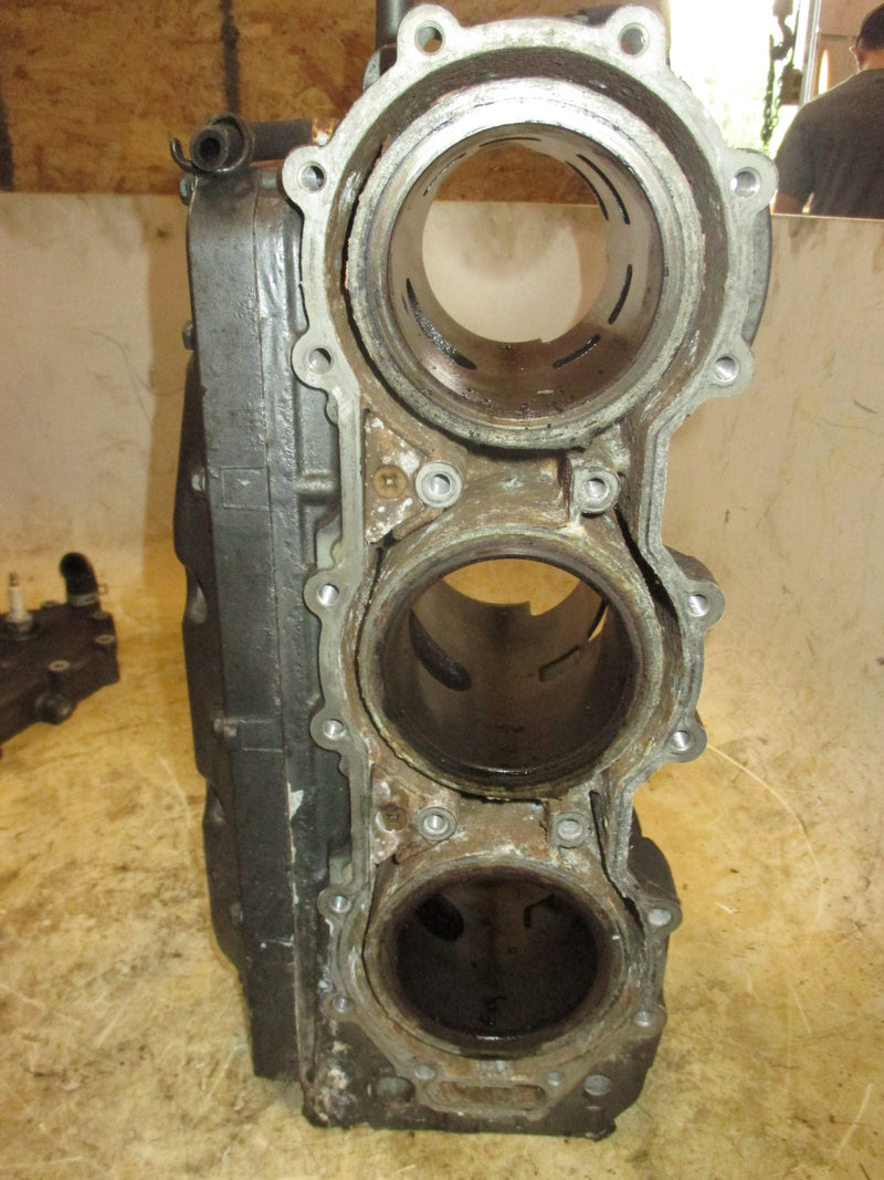 Suzuki DT150 150hp 2 stroke outboard port cylinder block