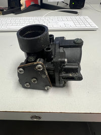 Load image into Gallery viewer, Evinrude Ocean Pro 150hp 2 stroke outboard carburetor 343870
