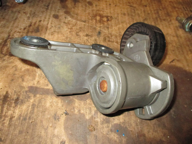 Mercury Verado 150hp outboard belt tensioner (885349T05)