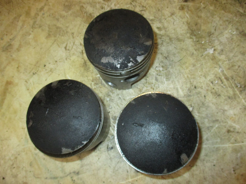 Suzuki DT150 150hp 2 stroke outboard port piston set of 3 (12120-88D41)
