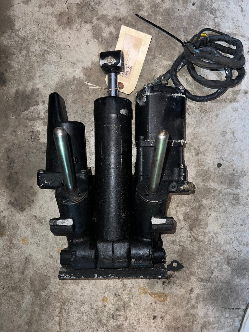 Mercury 225hp 3.0L 2 stroke outboard tilt trim unit