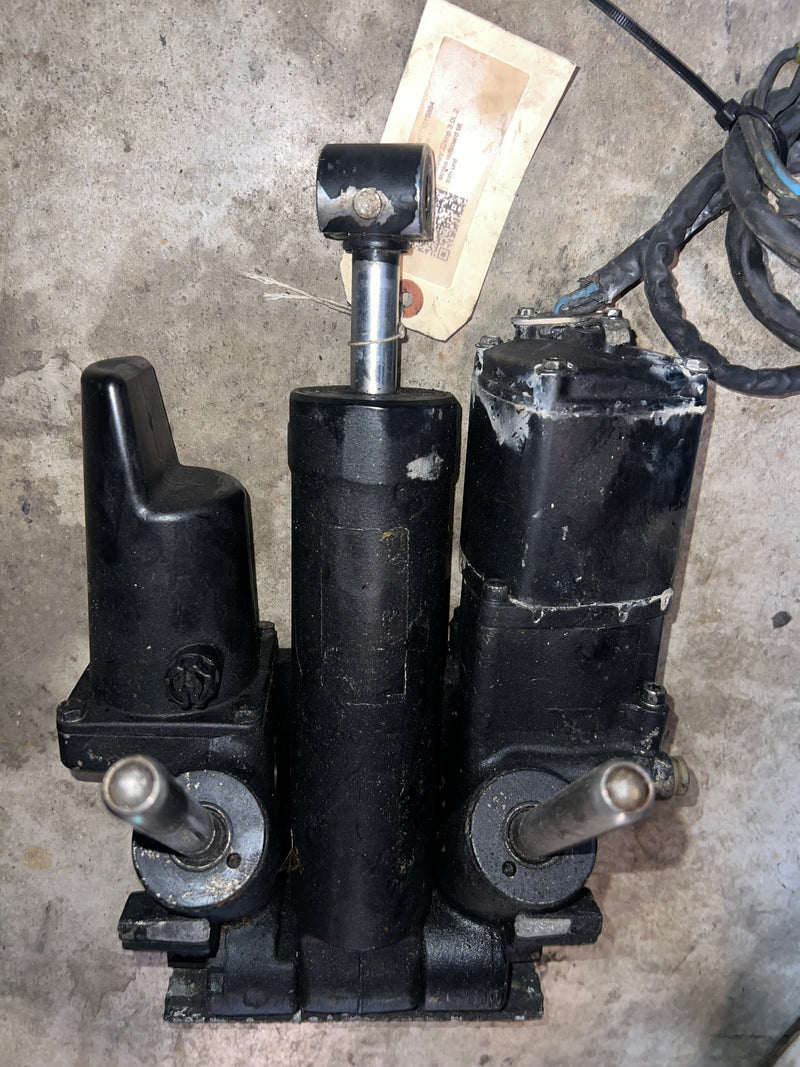 Mercury 225hp 3.0L 2 stroke outboard tilt trim unit