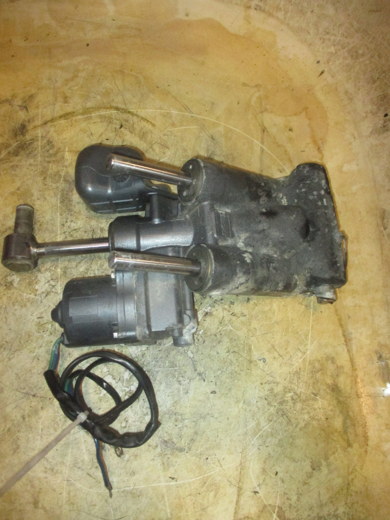 Yamaha 175hp 2 Stroke Carbureted outboard Tilt Trim Unit
