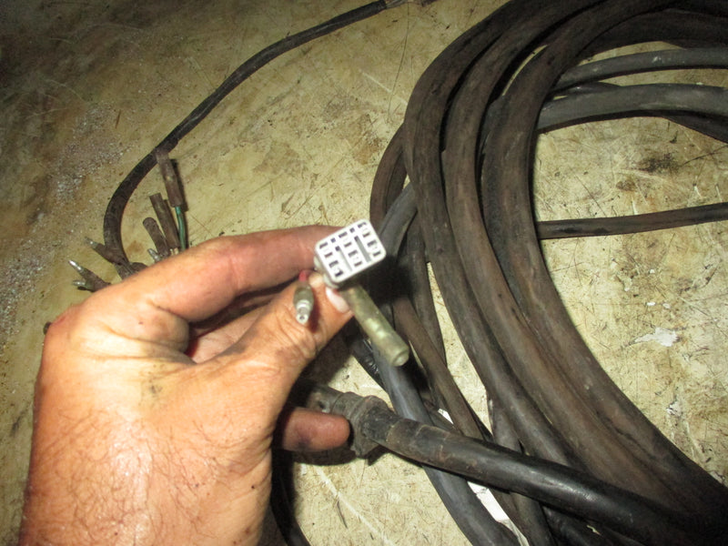 Suzuki DT90 90hp 2 stroke outboard round black plug rigging harness